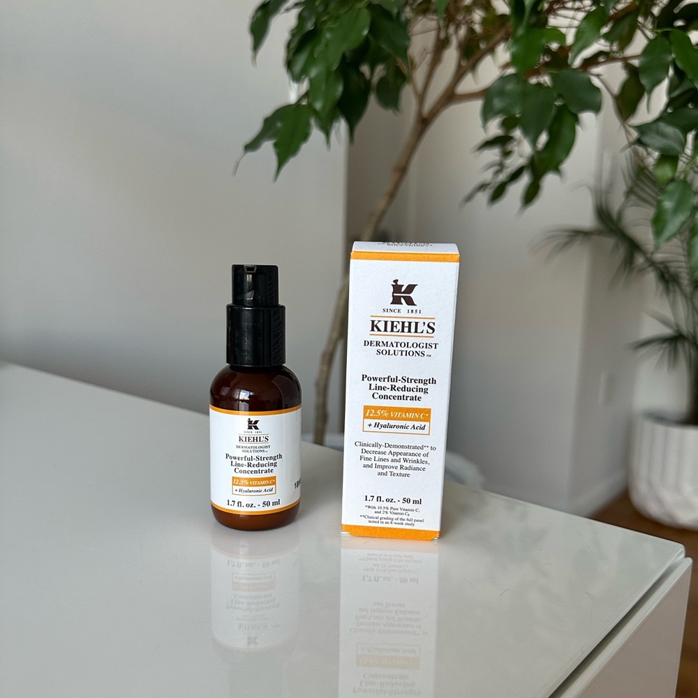 Kiehls - Powerful-Strength Vitamin C Serum (1.7 fl oz / 50 ml)
